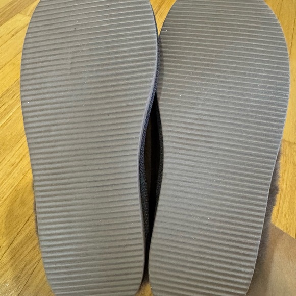 Super Cozy Brown Shearling Slippers - Picture 8 of 8